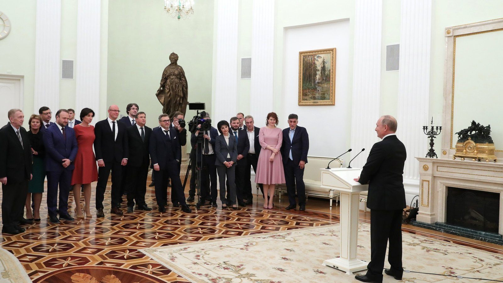 Фото к материалу: Vladimir Putin's meeting with the NTV television company (2018-10-12) 02.jpg