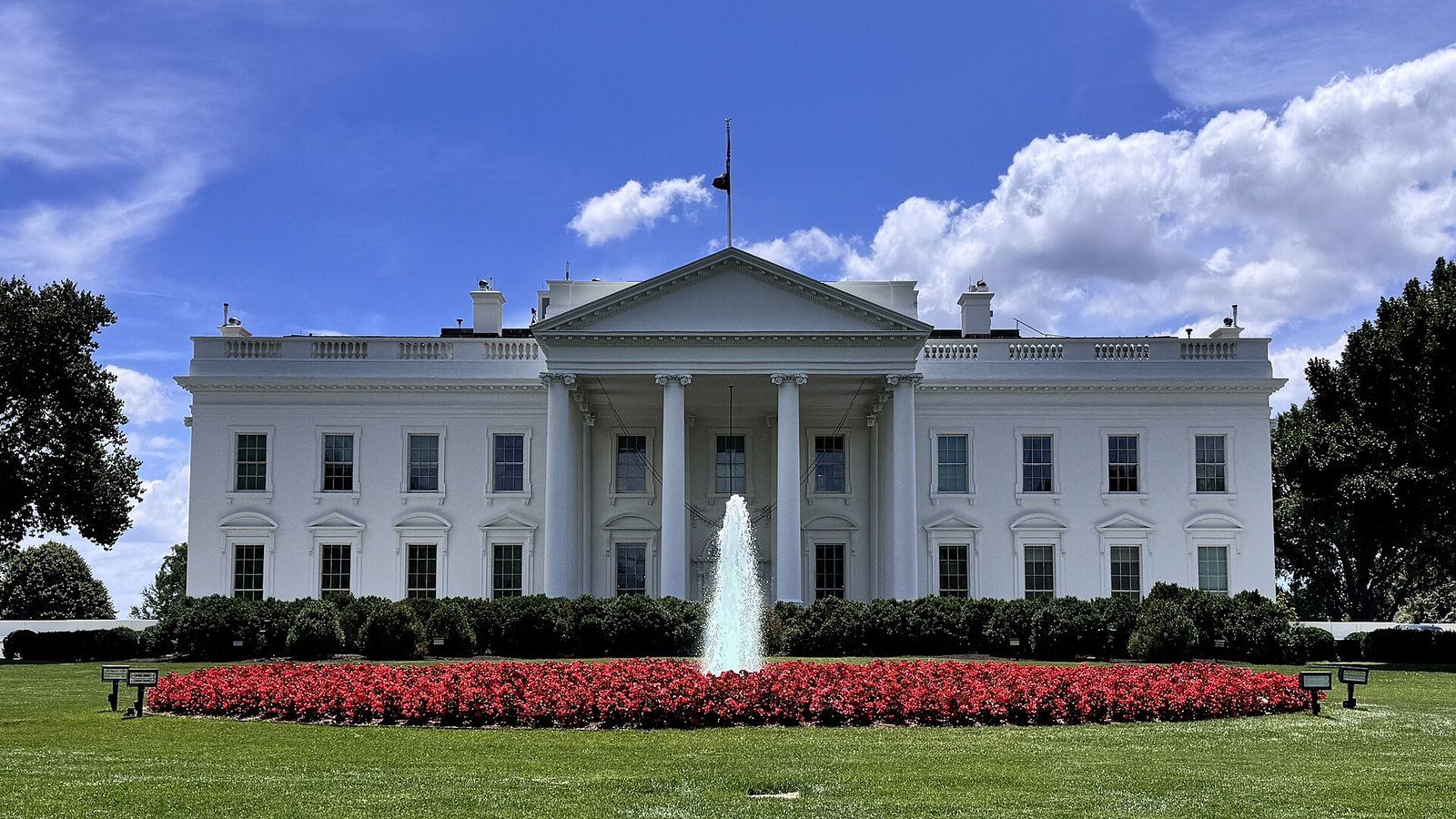 Четыре крупнейших телеканала США вернулись к освещению мероприятий Трампа